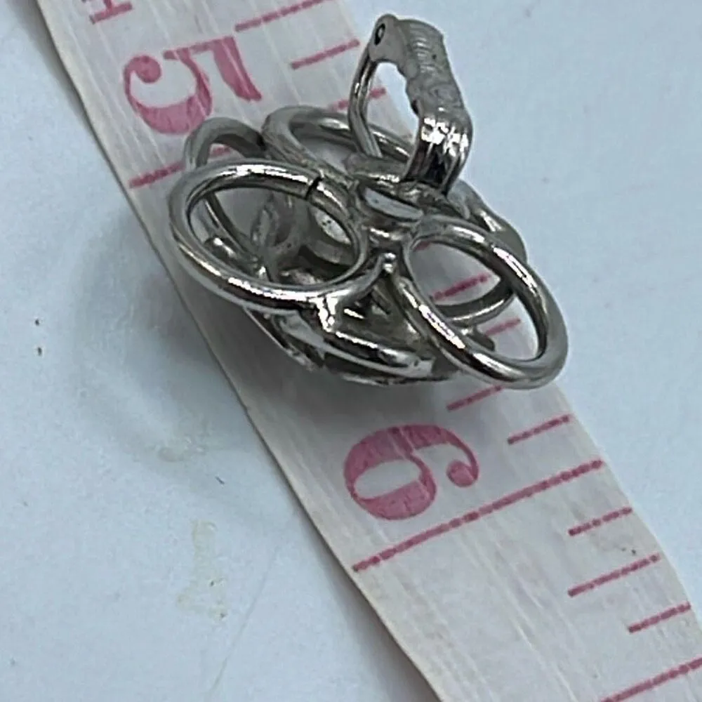 Vintage 3D Sarah Coventry swirl clip earrings. Silver - Image 5