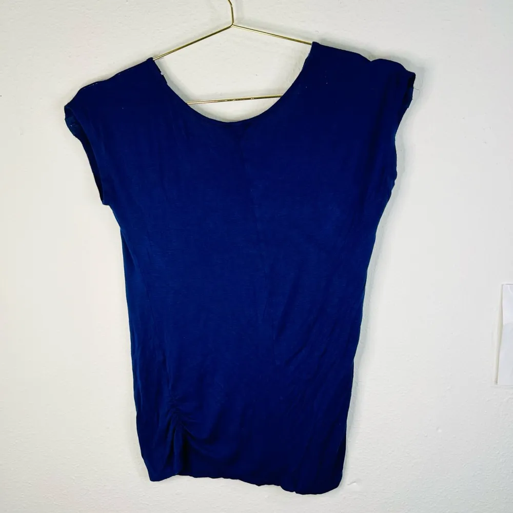 2K4 Women's Navy Blue Cap Sleeve Top Small Gold Zipper Detail Casual Chic - Image 6