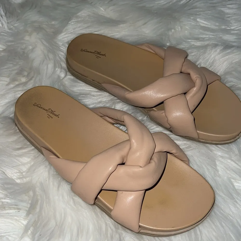 Universal Thread Womens Adley Bow Flip Flop Sandals- Tan/cosette. Size 9.5 - Image 4