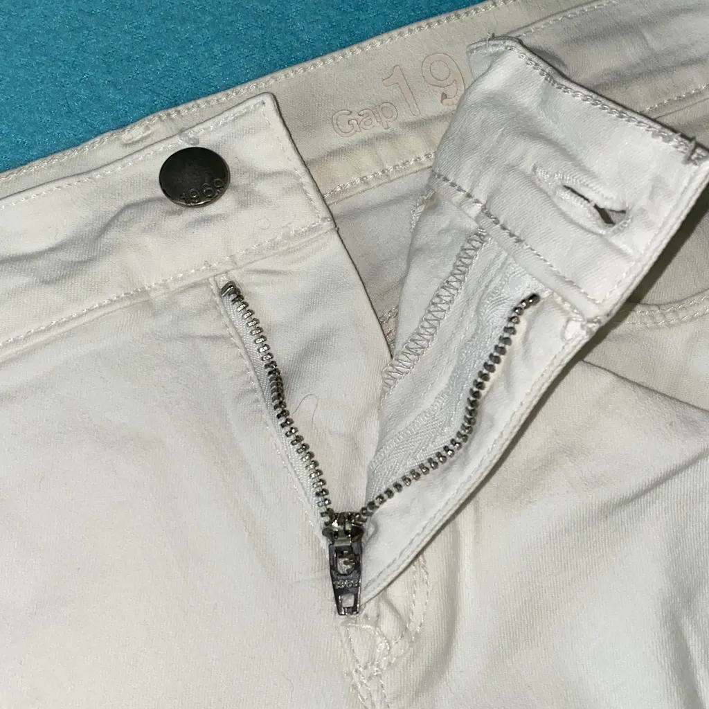 GAP 1969 mid rise stretch denim legging white 5 pocket button zipper size 27 - Image 4