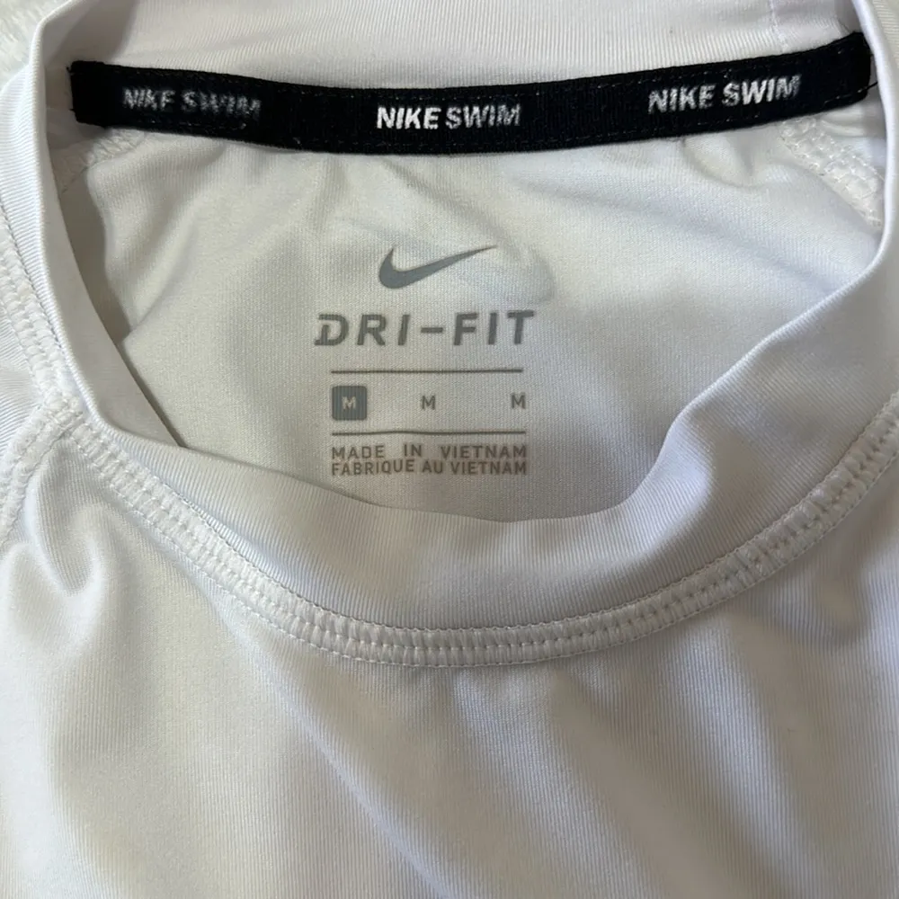 Nike  Women’s Swim Shirt Size M - Image 5