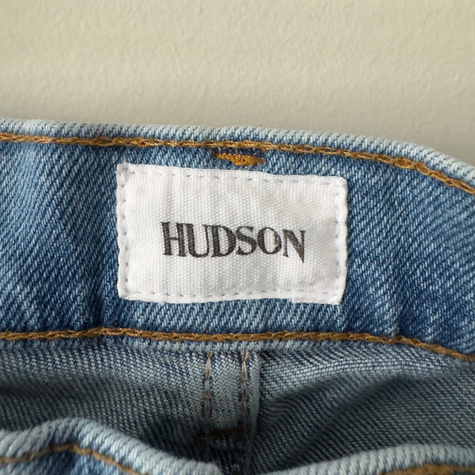Hudson High Rise Zoeey Straight Crop Jeans raw hem distressed knees zip pockets - Image 10