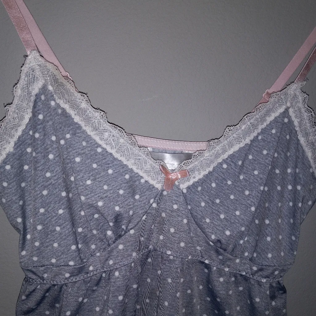 Marilyn Monroe L Triangle Camisole Top White Dots on Gray - Image 8