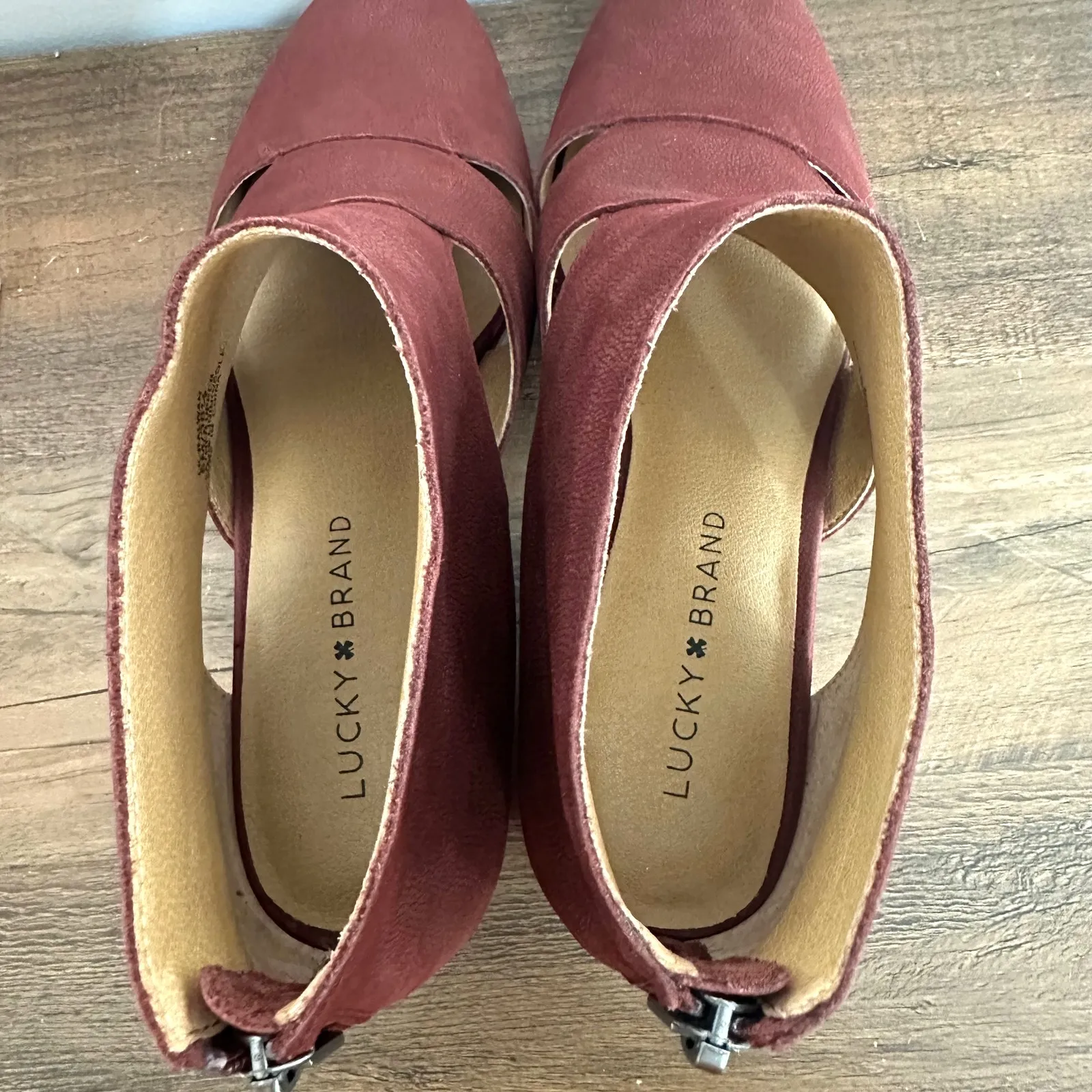Lucky Brand Ralwan Leather‎ Dark Red Cutout Closed Toe Bootie Heels Size 8 - Image 6