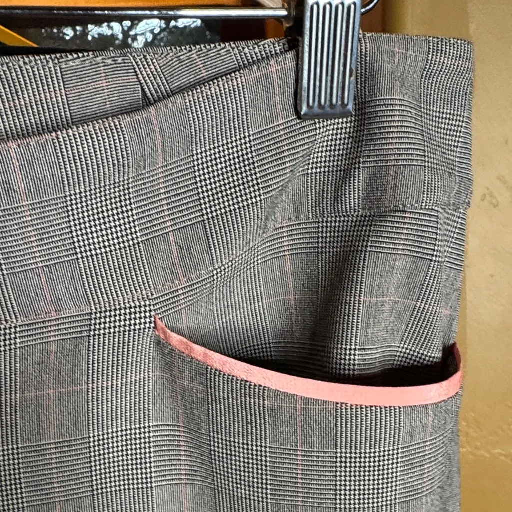 Plaza Pant by City DKNY Black Houndstooth Pants with Peach Accents Size 8 - Image 4