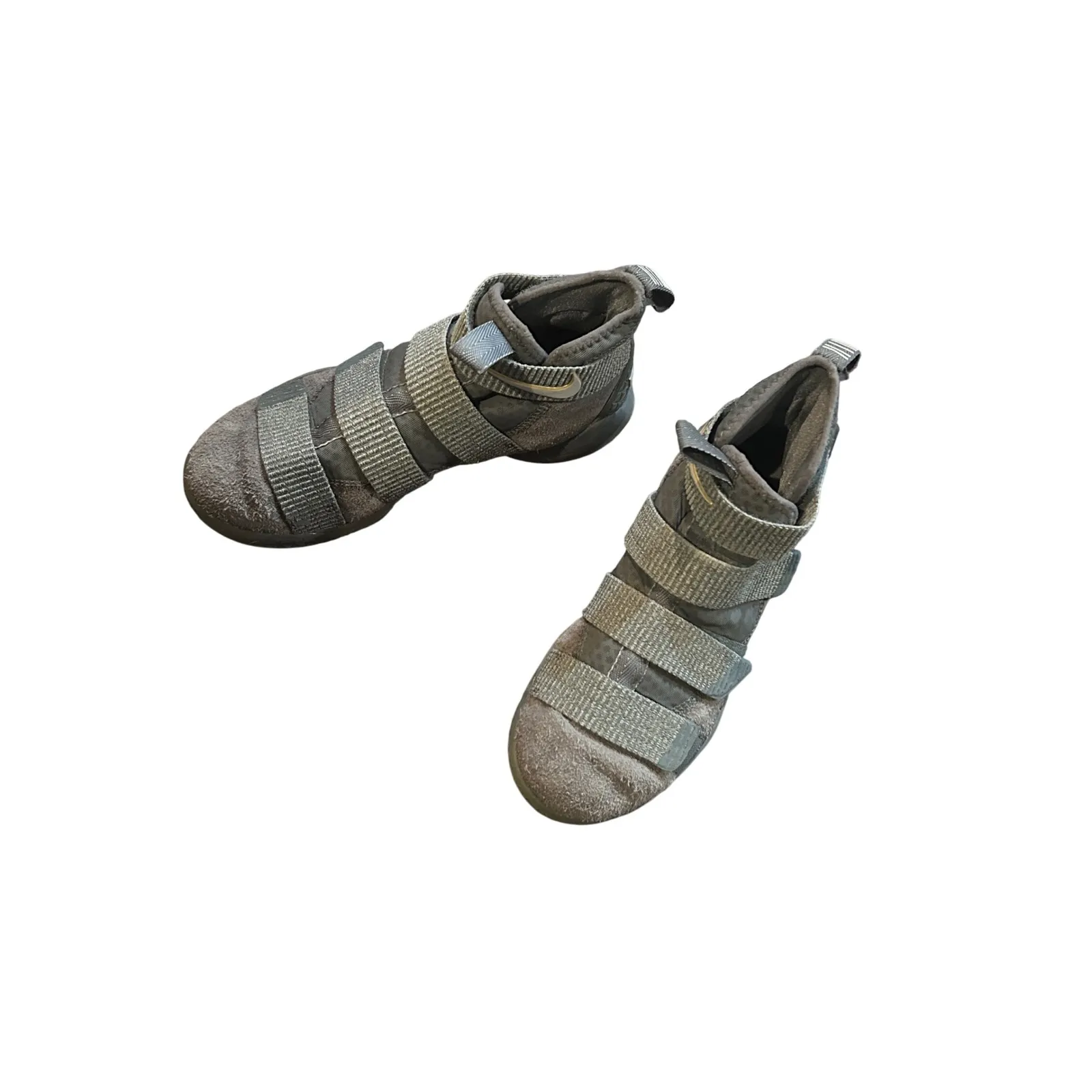 Nike‎ LeBron Soldier 7 Men's Basketball Shoes Grey Strap Closure Size 7 - Image 3