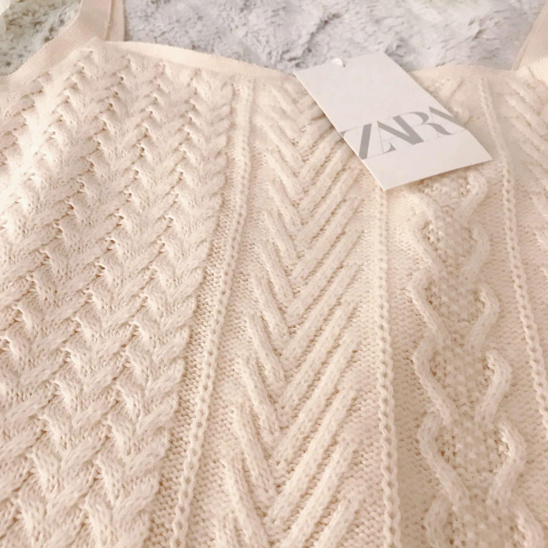CABLE KNIT DRESS - Image 9
