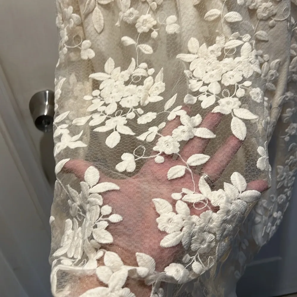 NWT Kensie ivory dress. Size 8. Lace embroidered Overlay, feminine, and soft. - Image 7