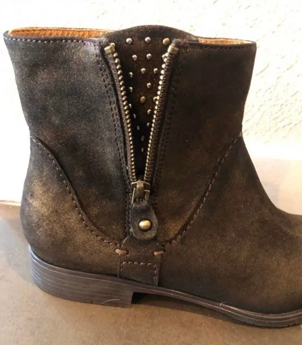 Brand new never worn  Sinatra Rock boots. Sz 7 Originally $179 - Image 3