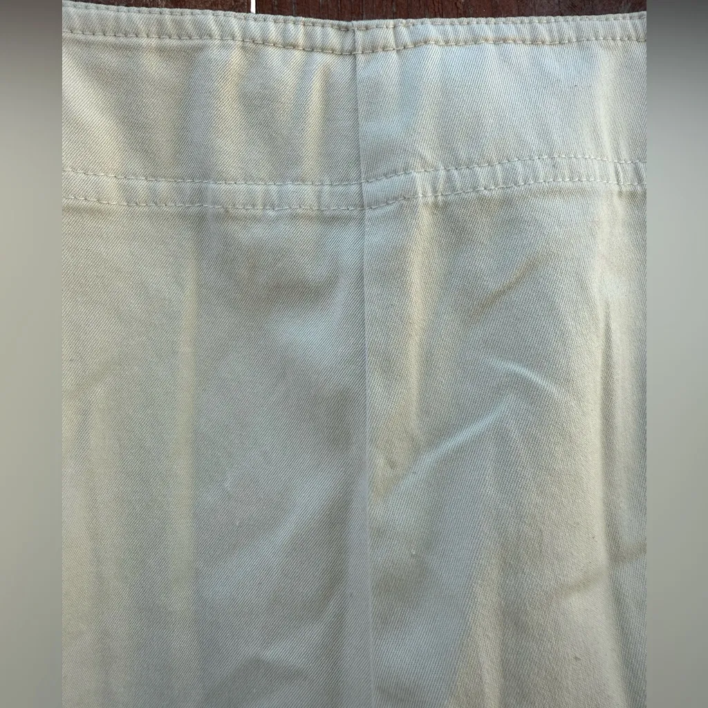 St. John Sport Cream Wide Leg with Gold Hardware Classic Pants Women’s Size 6 - Image 6
