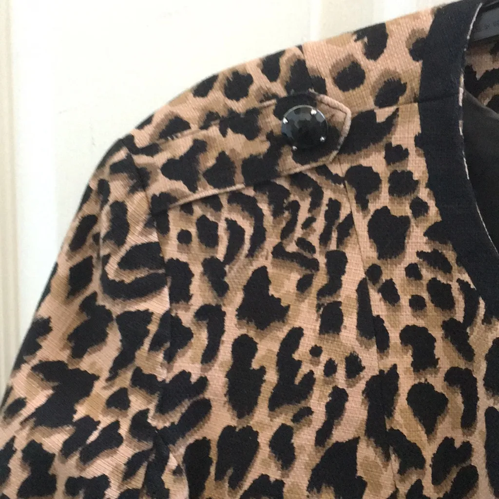 East 5th FINAL MARKDOWN Ladies  jacket xl - Image 4