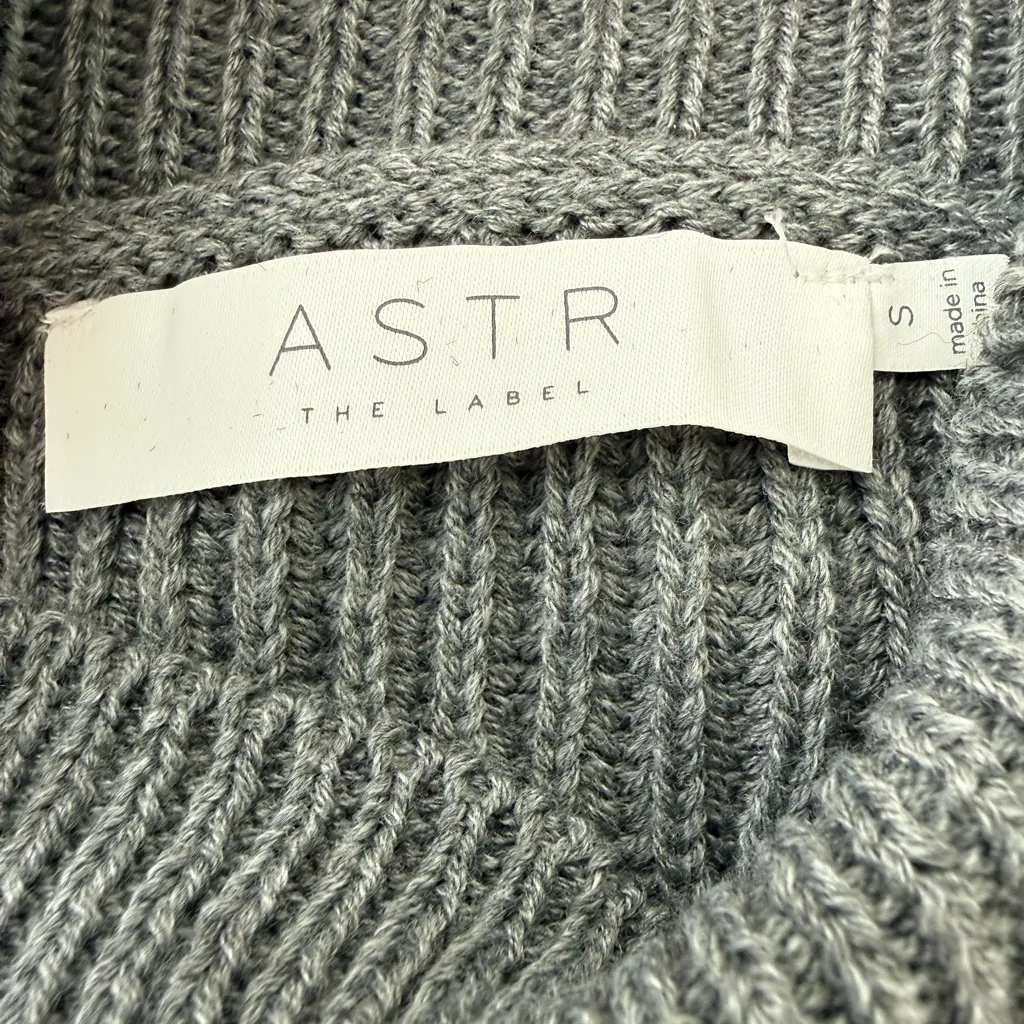 ASTR The Label Gray Cutout Turtleneck Sweater Size Small - Image 5