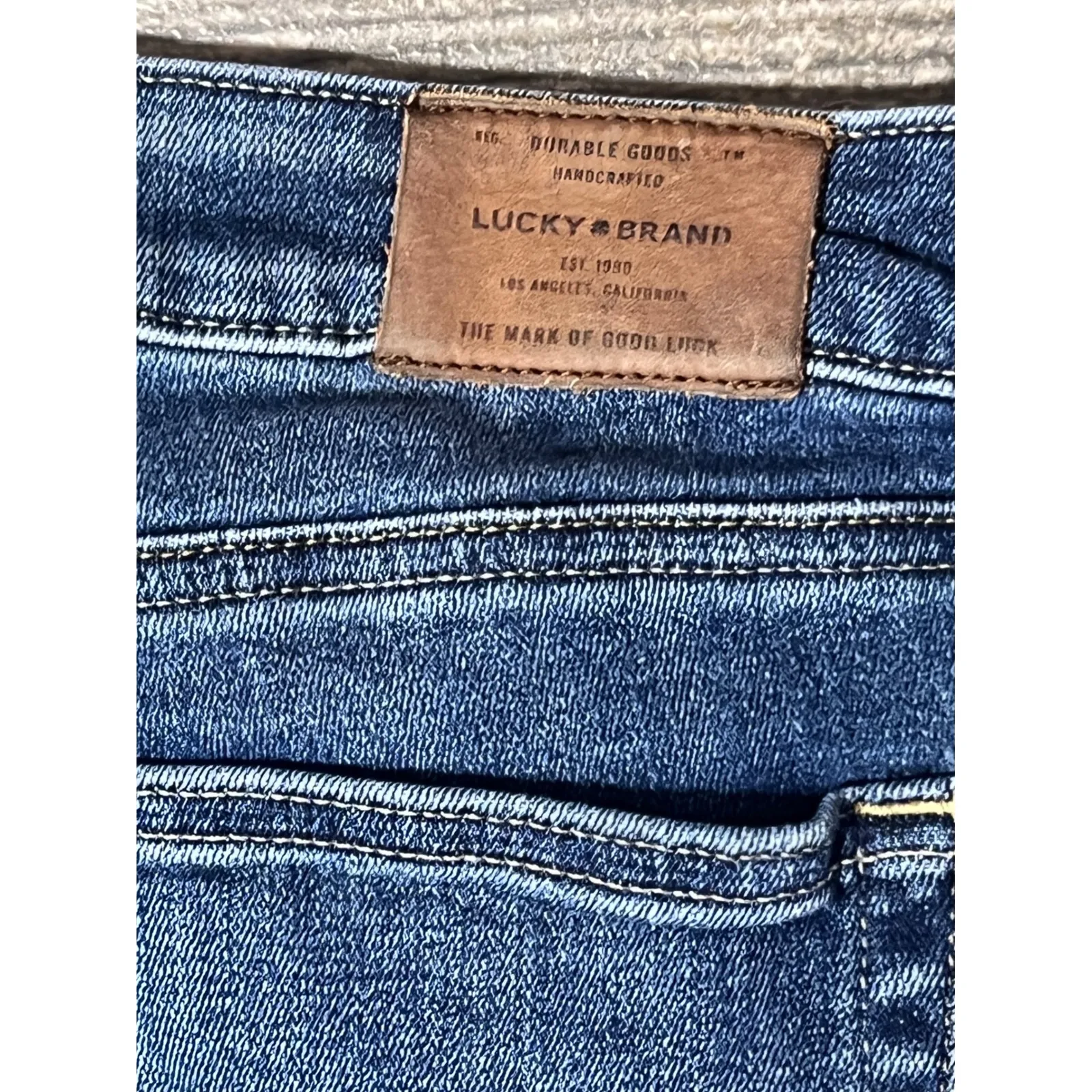Lucky Brand Lolita Crop Blue Jeans Denim Size 12/31 Soft Comfy Whiskered Ankle - Image 12