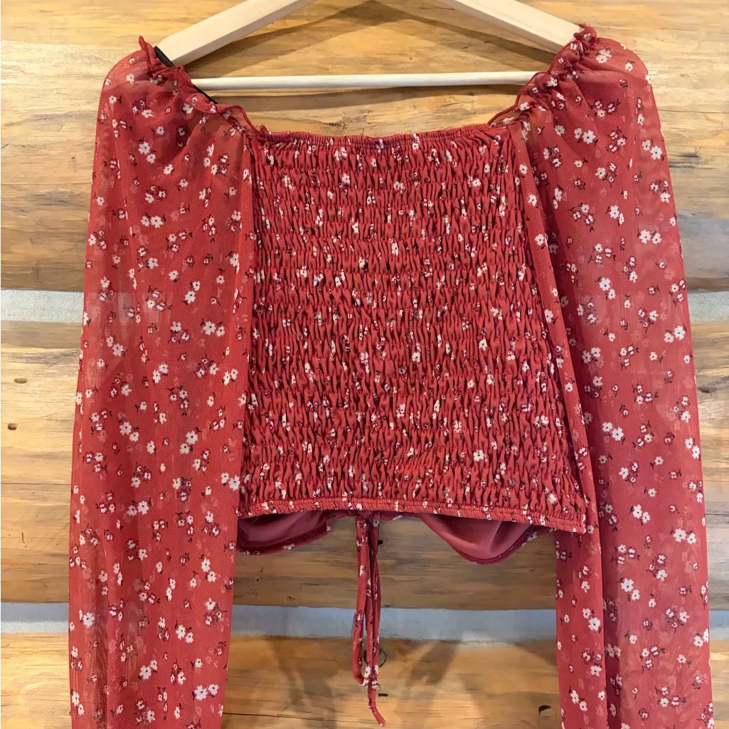 Dee Elly  Ruched Floral Top size M - Image 4