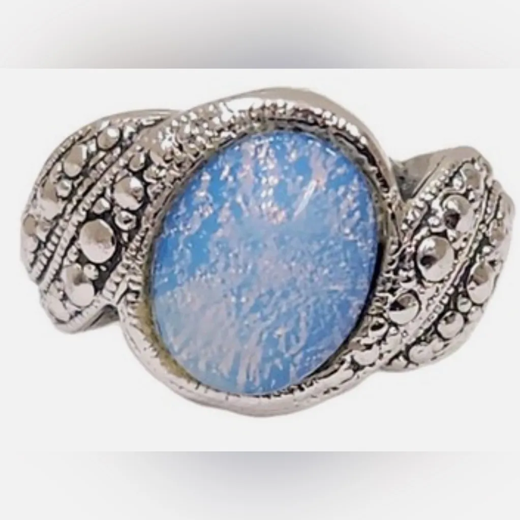 Vintage Avon Blue Opalesque Ring Sz 6 Silver - Image 4