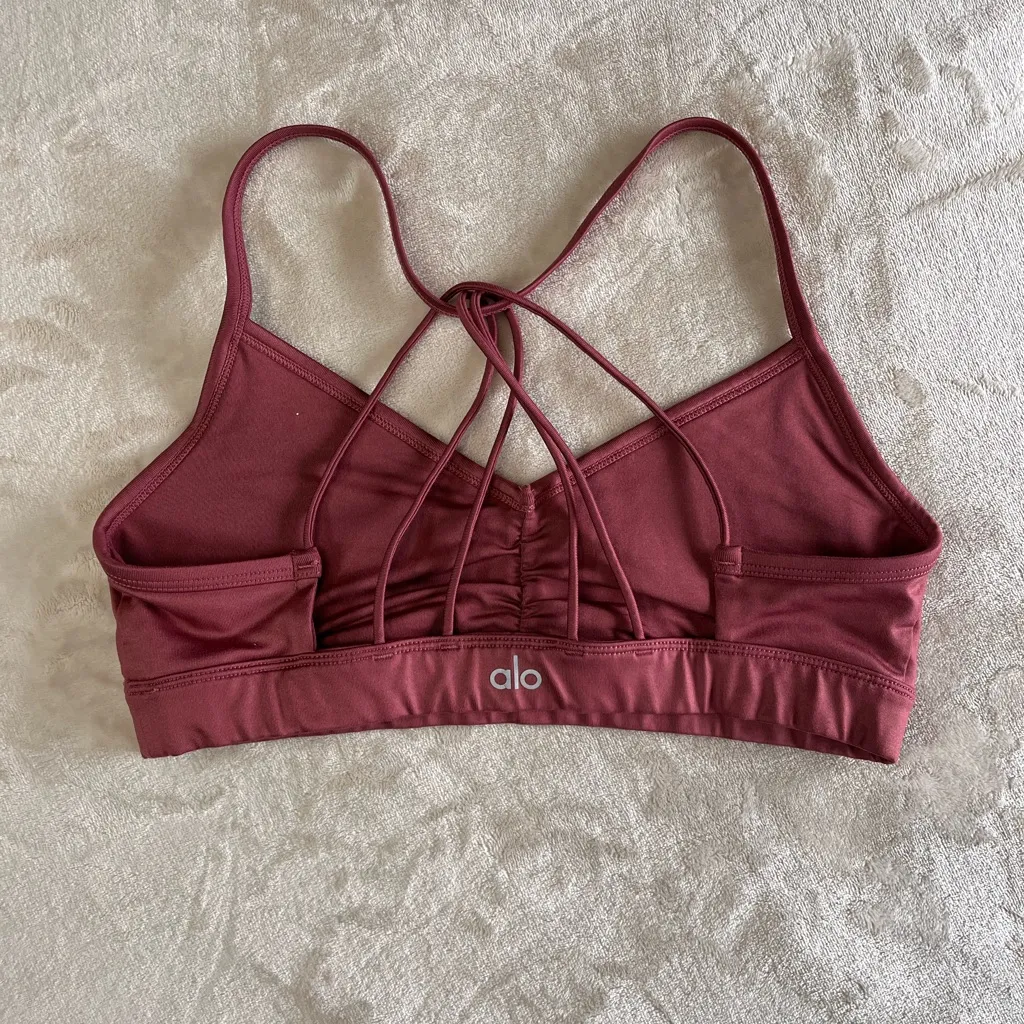 ALO YOGA Candied Plum Women’s Sports Bra Athletic Activewear Sz M EUC - Image 2