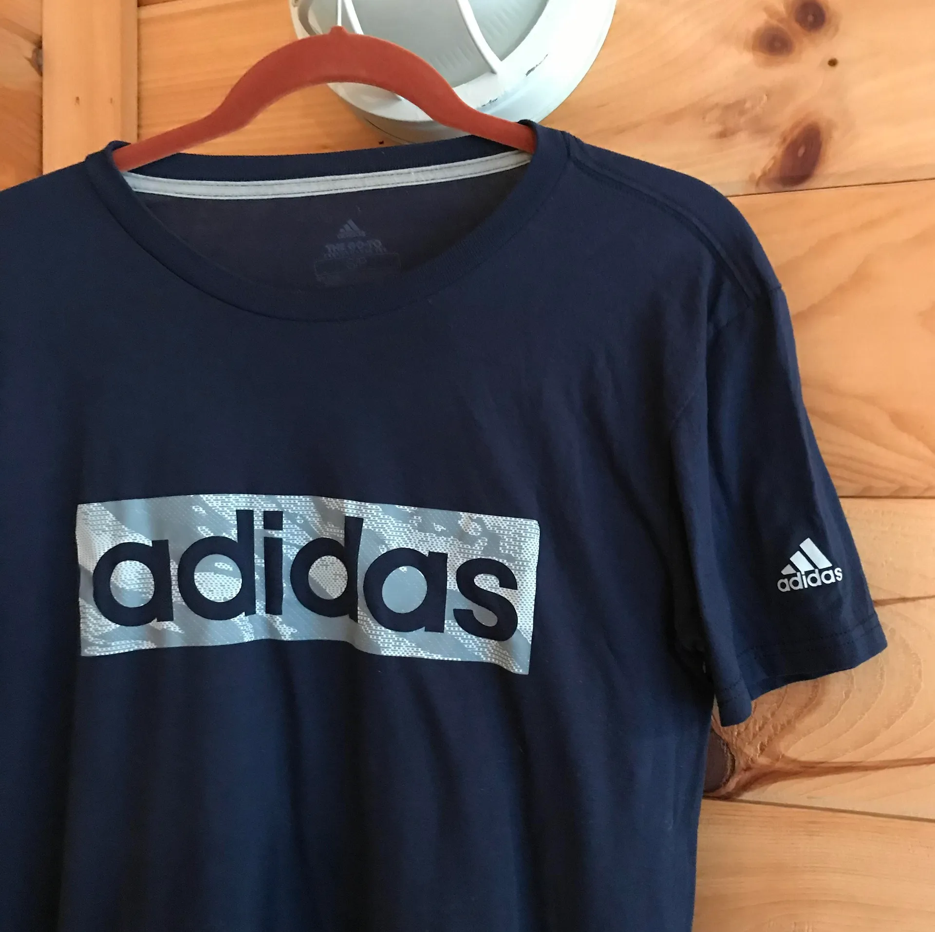 NAVY BLUE  SPELLOUT LOGO GRAPHIC TEE BASIC CLOSET ESSENTIAL - Image 2