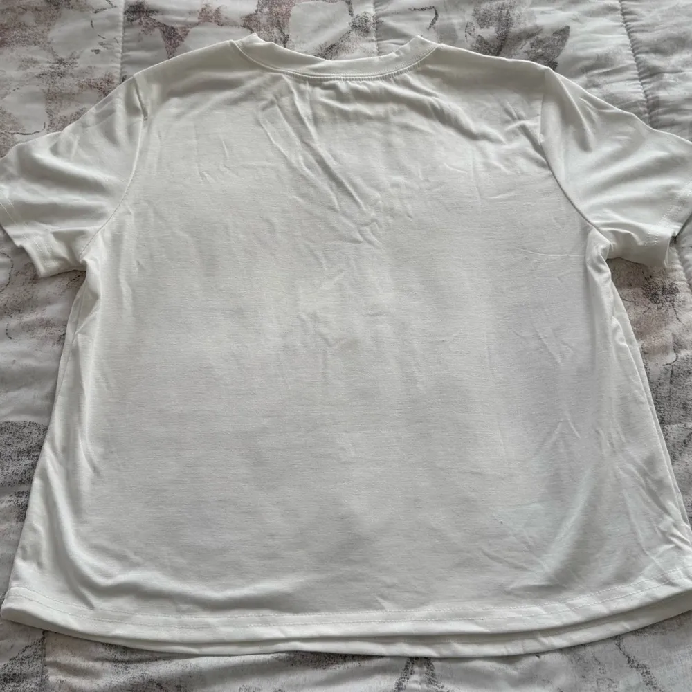 NWOT white graphic martini glass T - Image 5