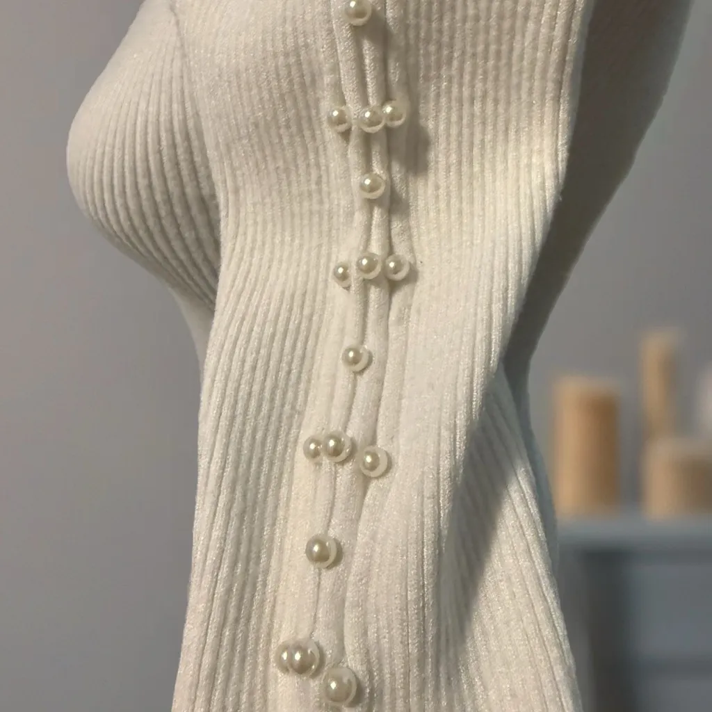 Tahari  White Ribbed Knit Top - Image 3