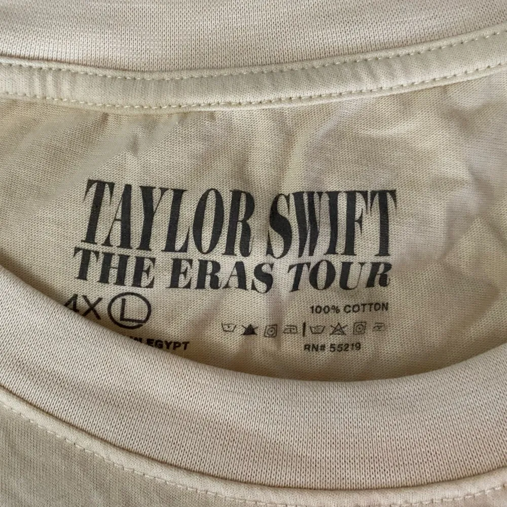 NEW Taylor Swift official eras tour t-shirt - Image 4
