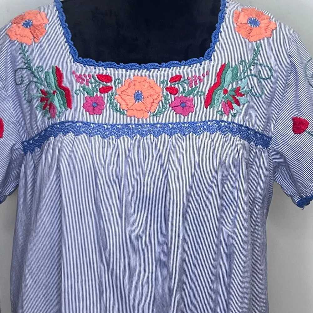 Roller Rabbit Blue & White Stripe Floral Embroidered Crochet Shift Dress Sz L/XL - Image 3
