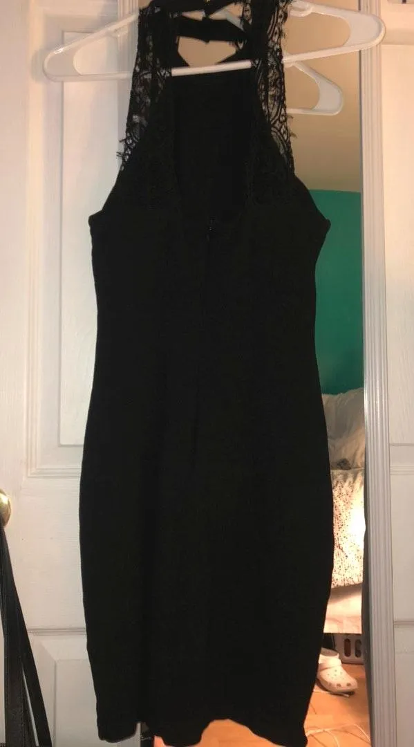 Black Lace Bodycon Dress - Image 2