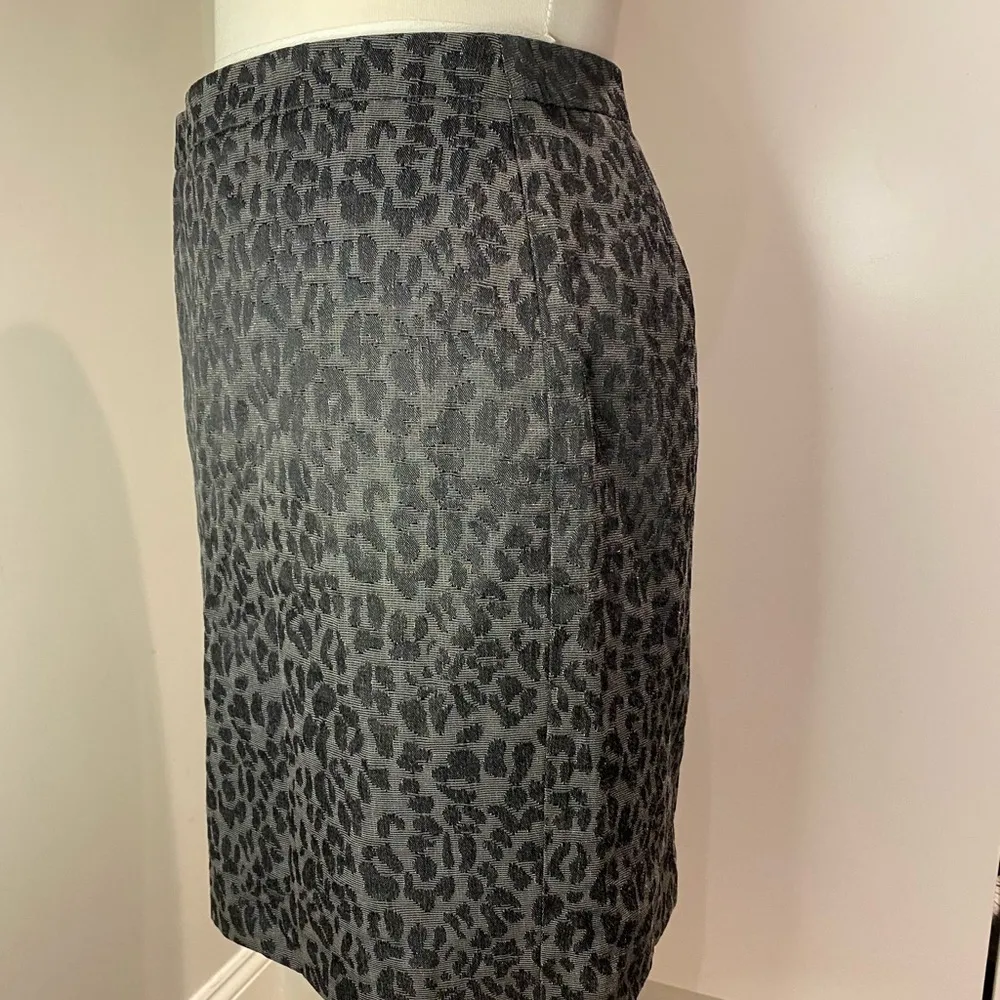 Ann Taylor Loft Black Gray Leopard Print Skirt Size 4 - Image 8