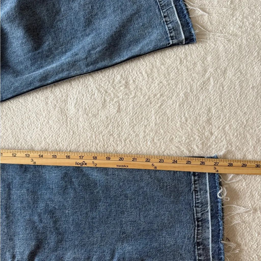 Gap Light Blue Mid-Rise 90's Loose Vintage Style Jeans Women's Size 8s 29 Waist - Image 12