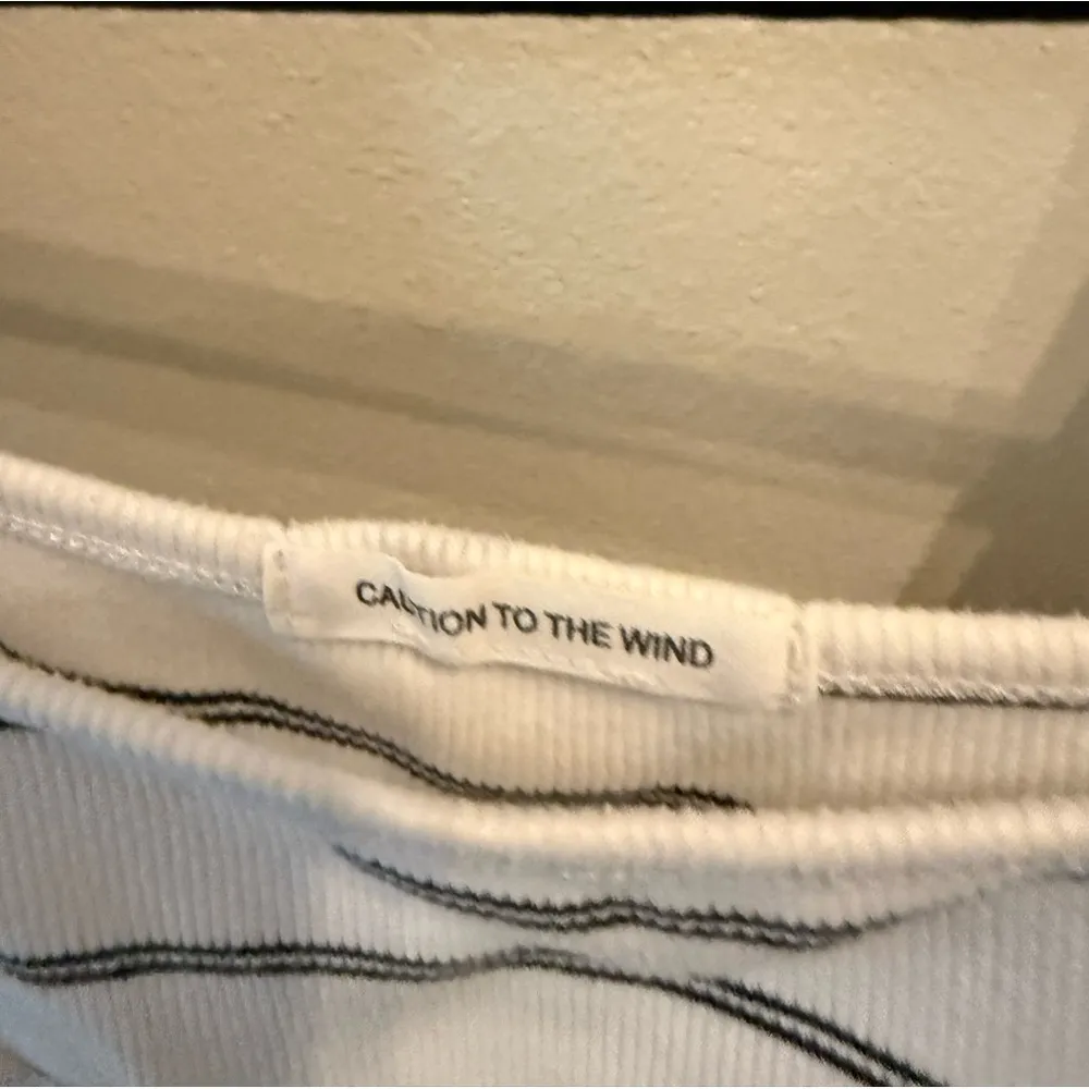 Women’s Black & White Striped Crew Neck Cotton Tank Size Small - Image 13