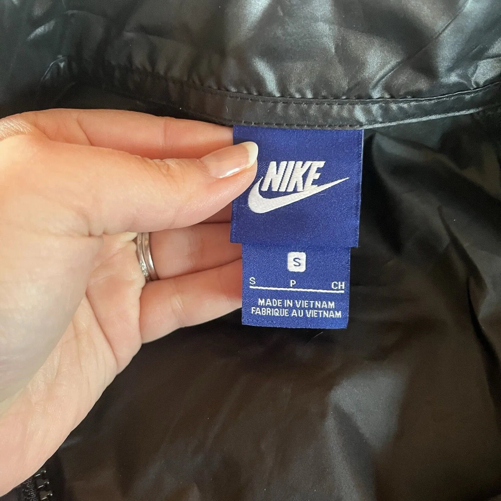 NIKE SPORTSWEAR CROPPED SWOOSH WOMEN'S WINDBREAKER JACKET  - WOMEN'S SIZE Small - Image 8