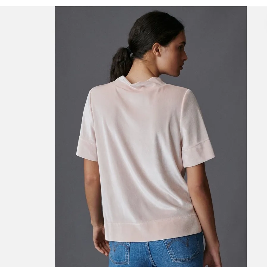 Anthropologie Krisha Velvet Mock Neck Top. Size Small. - Image 3