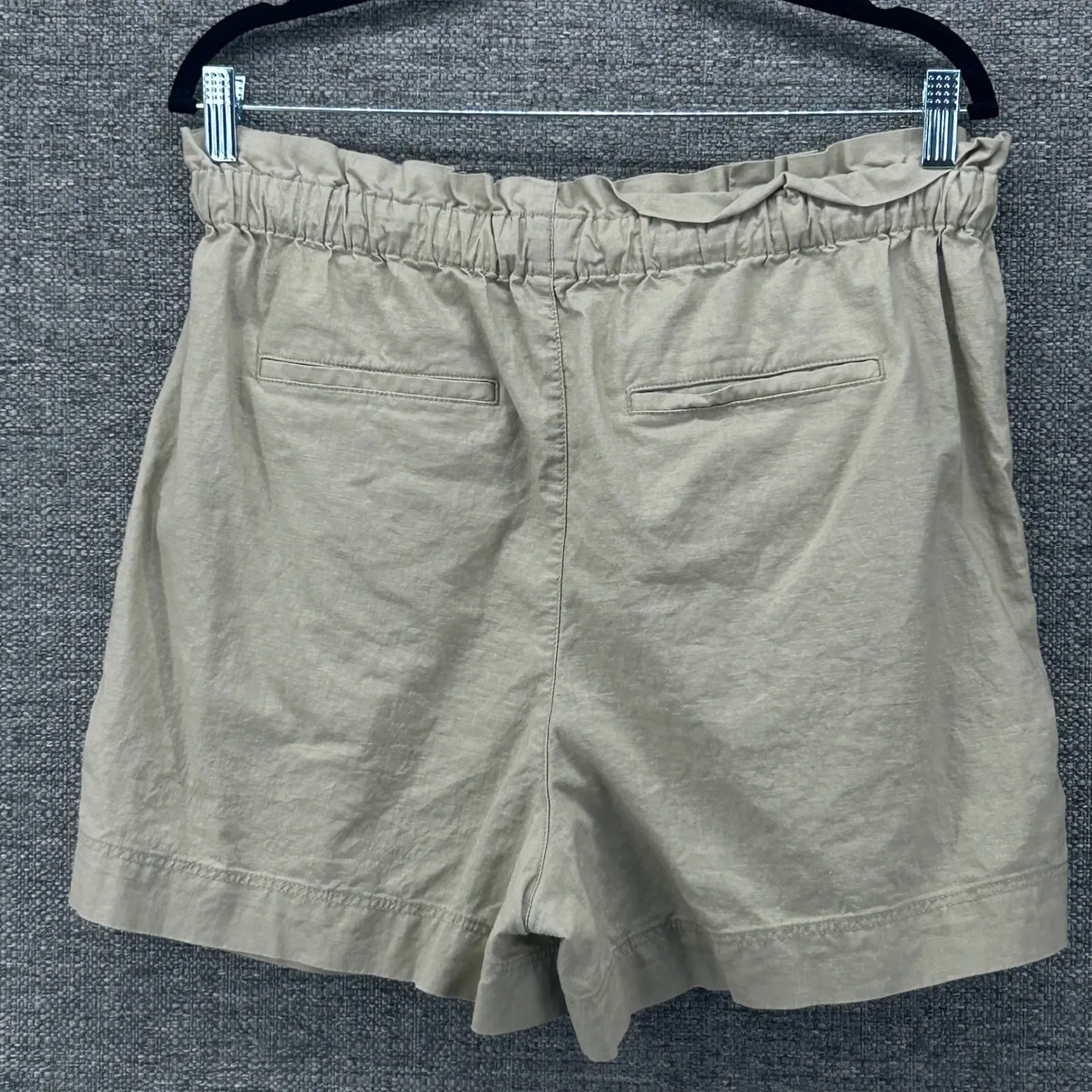Uniqlo Paper bag Shorts Large‎ Tan - Image 2