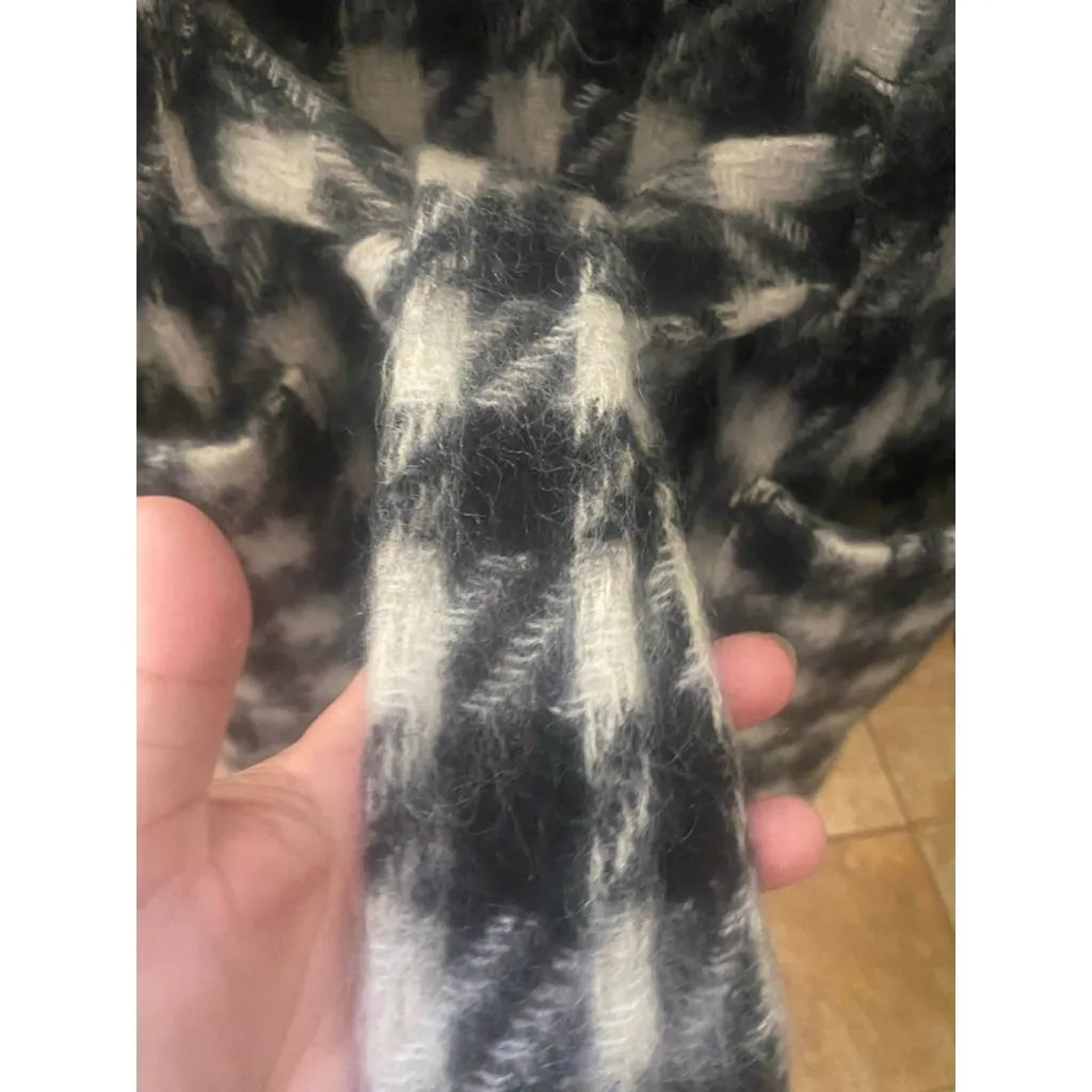 Women's vintage Bill Blass Plaid coat - Image 3