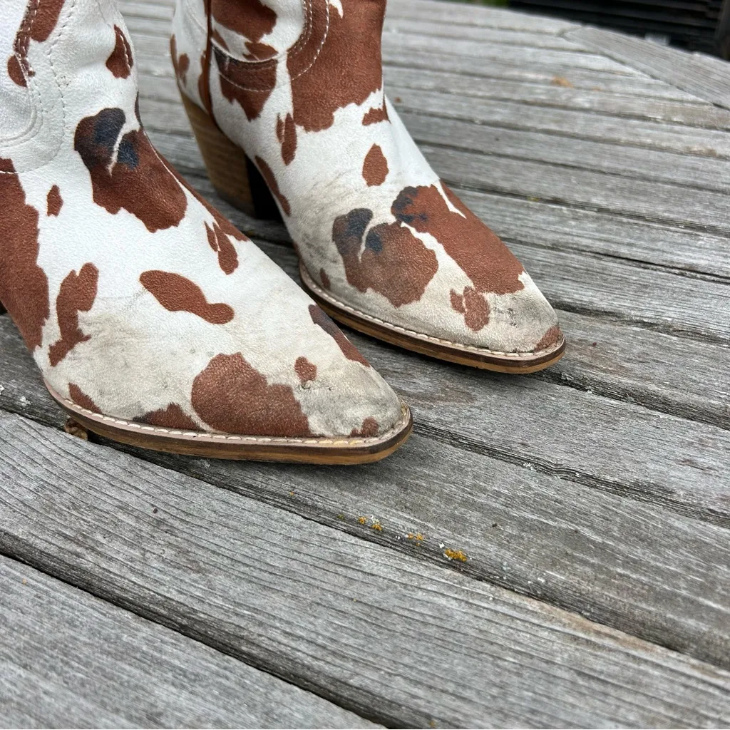 Jeffrey Campbell / free people 'Dagget' White Boot‎ Size 8.5  cow print - Image 5