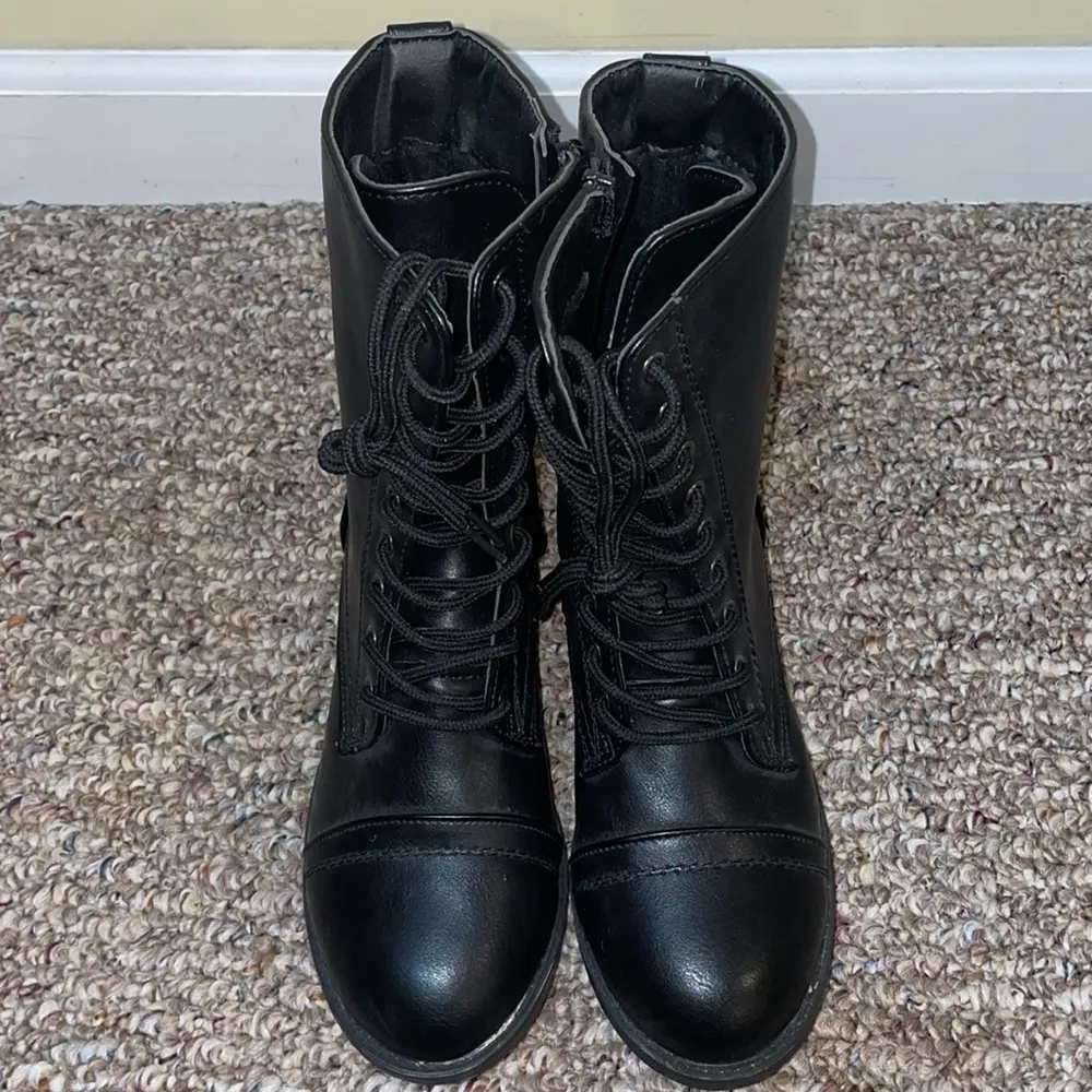 Womens New Charlotte Russe Faux Leather Lace Up Combat Boot - Image 2