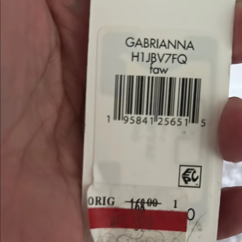 Calvin Klein Cream Tote Bag with Structured Elegance - Image 9