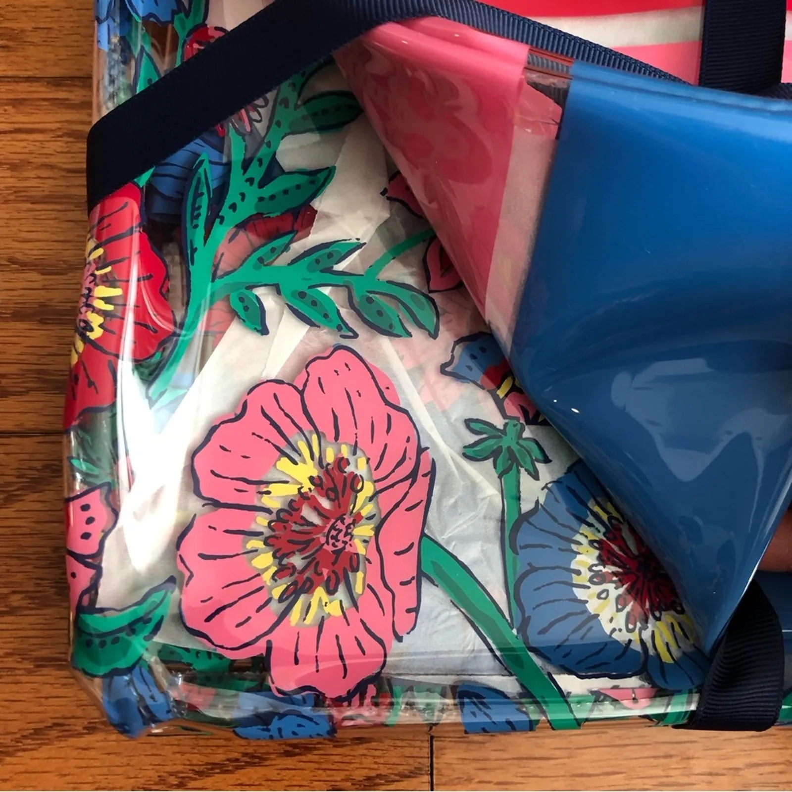 Vineyard Vines  White Tisbury Floral 3-Pack Pouch Set Christmas Gift NWT - Image 6