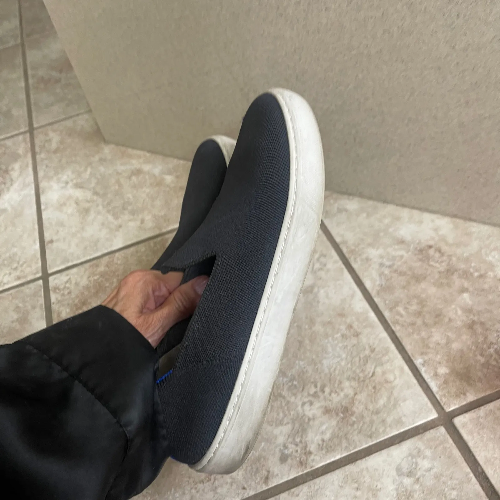 Rothy's The Sneaker Black Knit Slip On Blue Trim Women's Shoes Sz 8 pre owned - Image 3