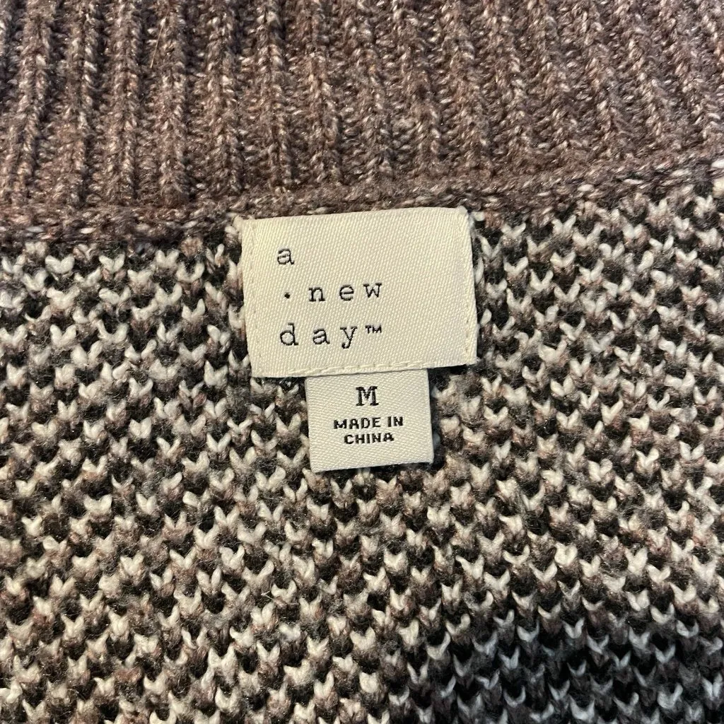 A New Day Sweater Womens Medium Cheetah Purple Vneck Leopard Relaxed Long Sleeve - Image 2