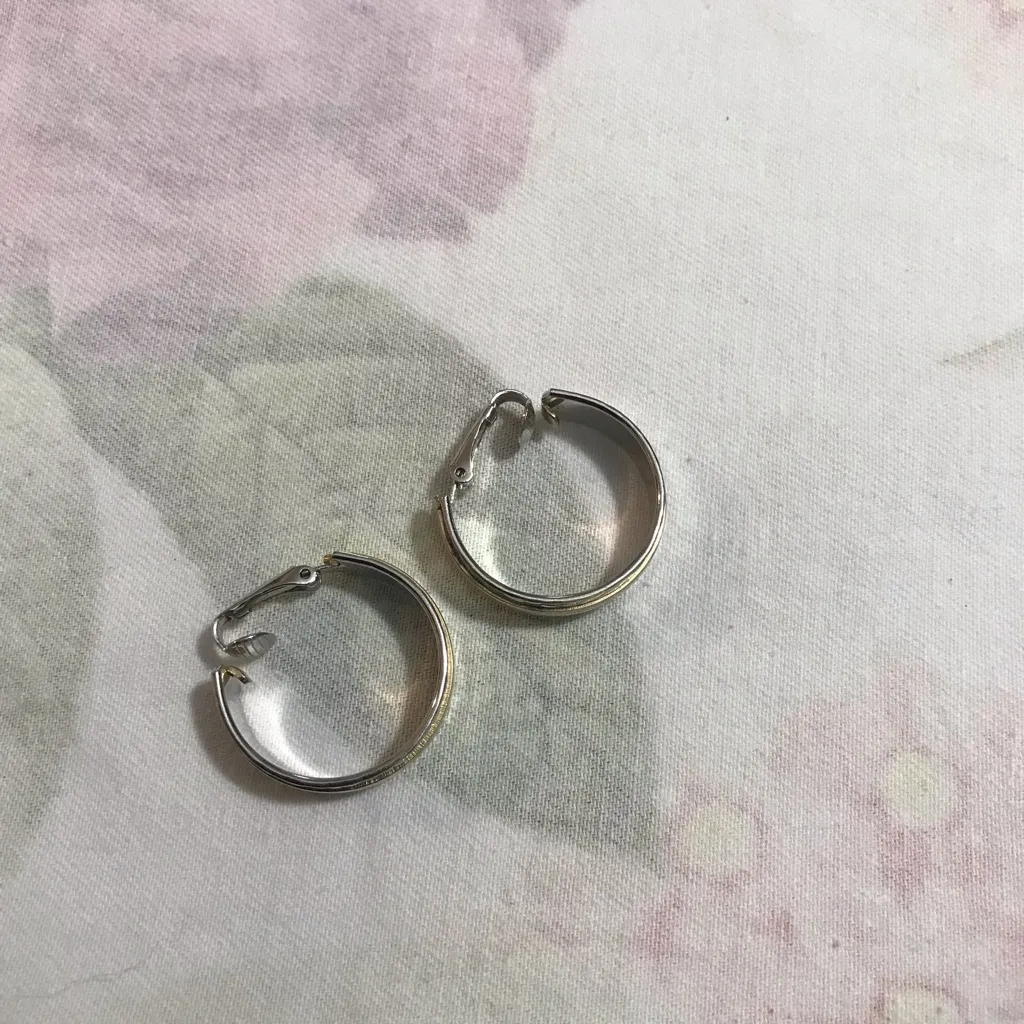 Avon Signed Gold and Silver Tone Clip On Hoop Earrings Excellent Condition - Image 5