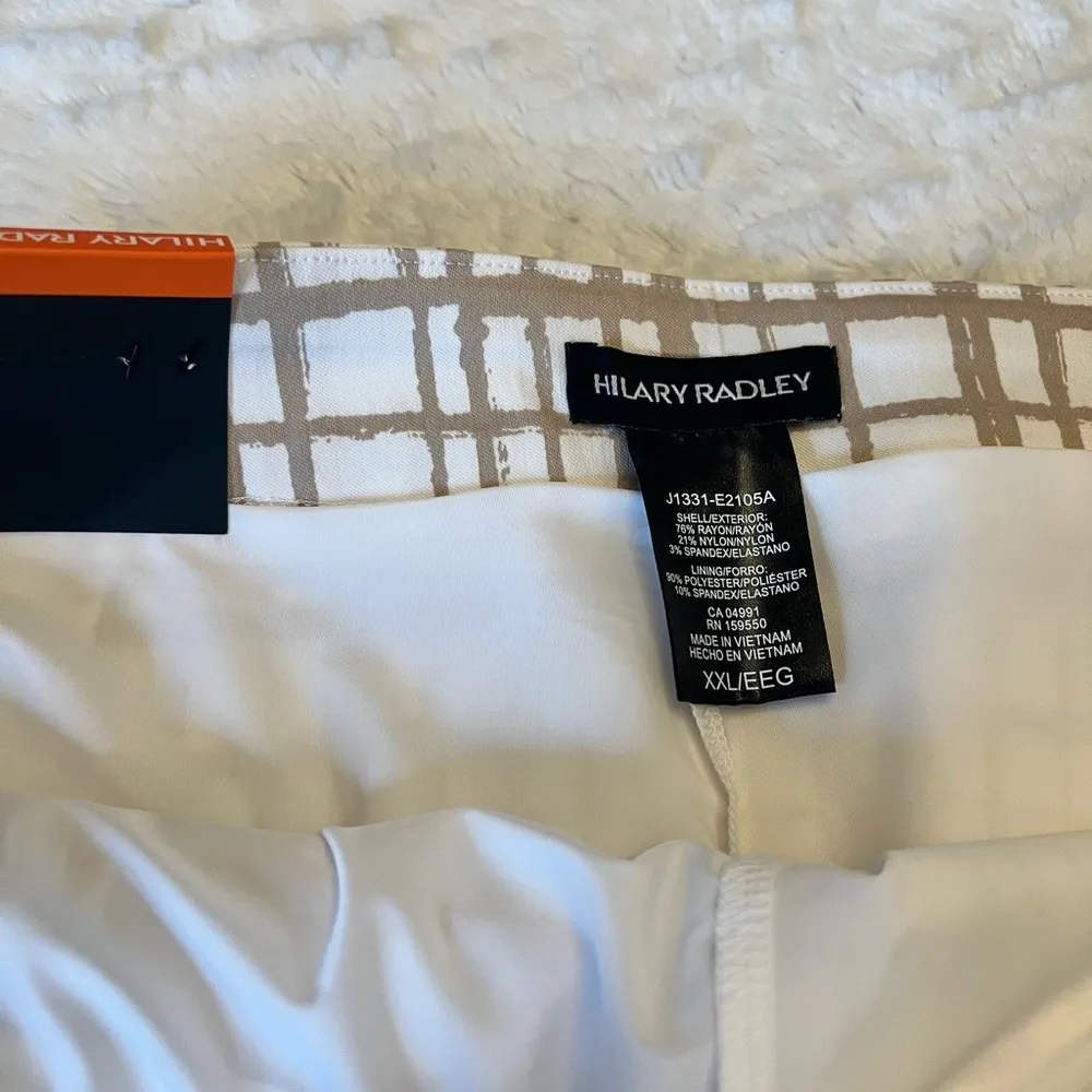 New Golf Skort- Tan and White XXL w Built in Shirts - Image 3