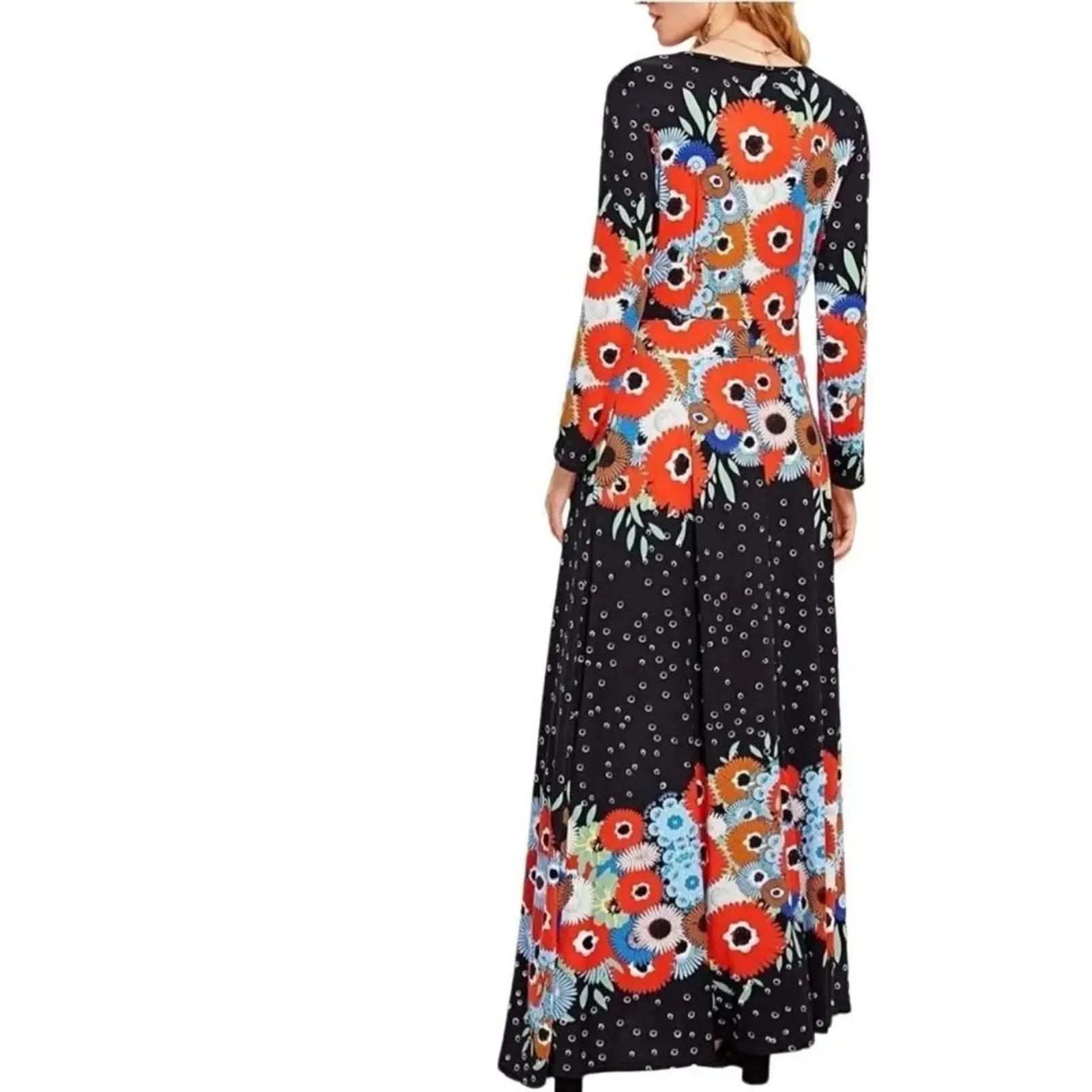 Deep V Neckline Floral Print Maxi Dress, Size Medium Pre-owned - Image 4