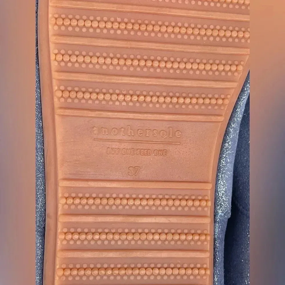 Another sole blue metallic oxfords size 37 Blue - Image 10