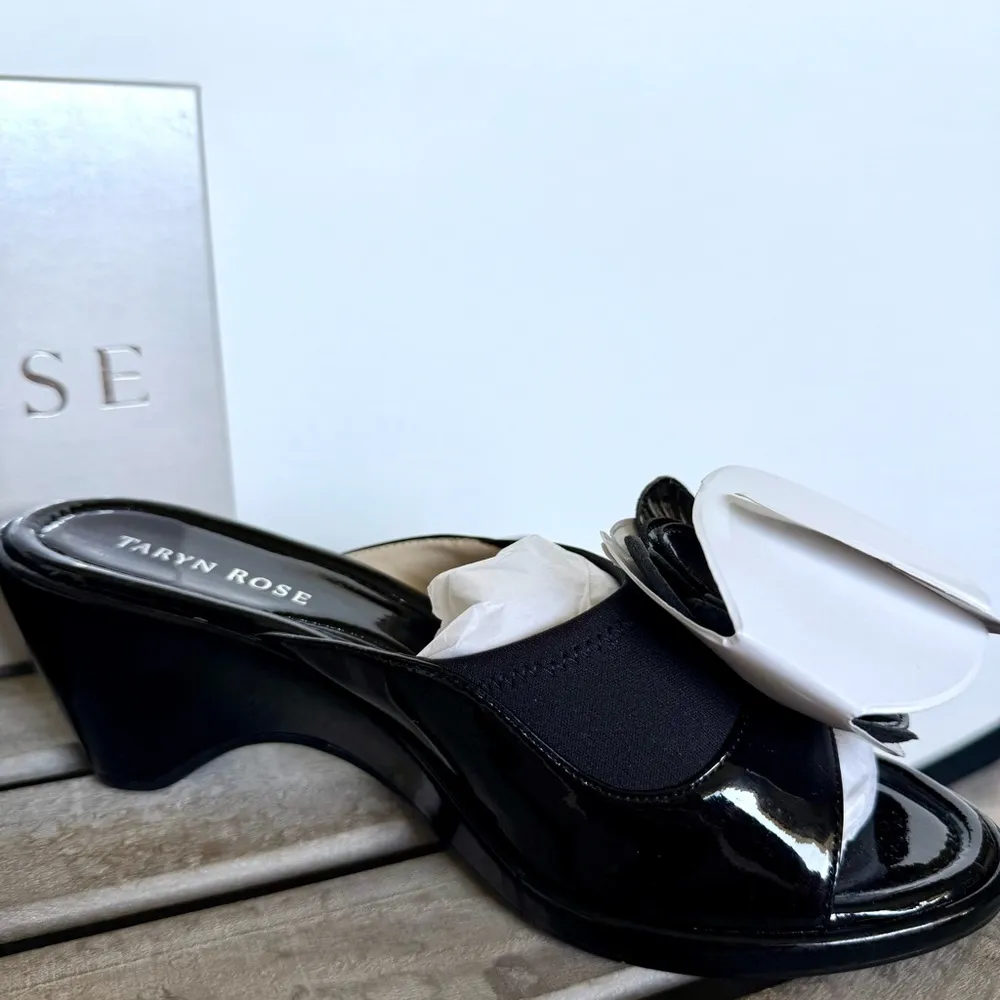 NEW Taryn Rose TR-MEGAN Black Patent Leather Women's Wedge Slip On Shoes 8 1/2 M - Image 13