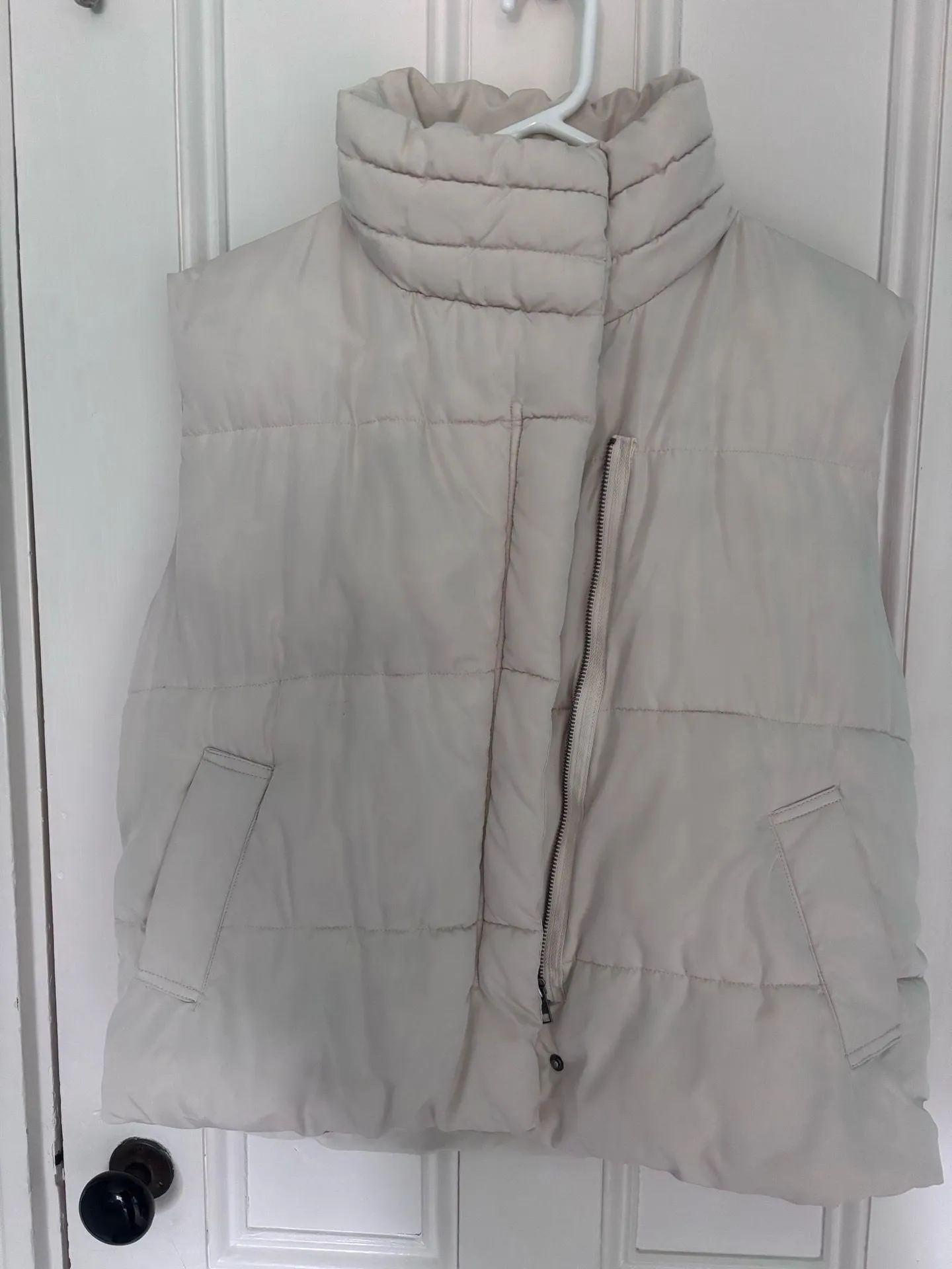 Urban Outfitters White Vest - Image 3