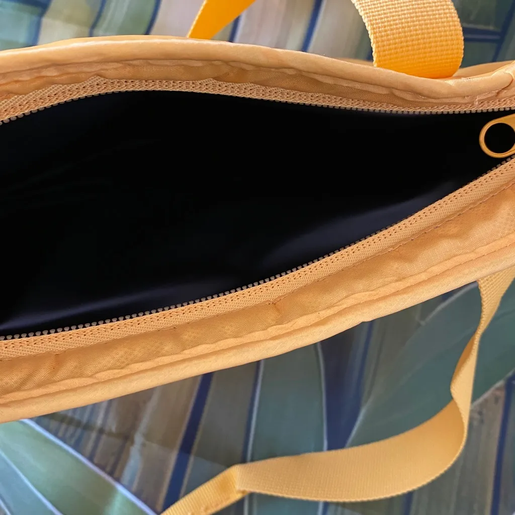 NWT Victoria's Secret Pink Yellow Cooler Tote in Banana Sunshine on my Mind. - Image 5