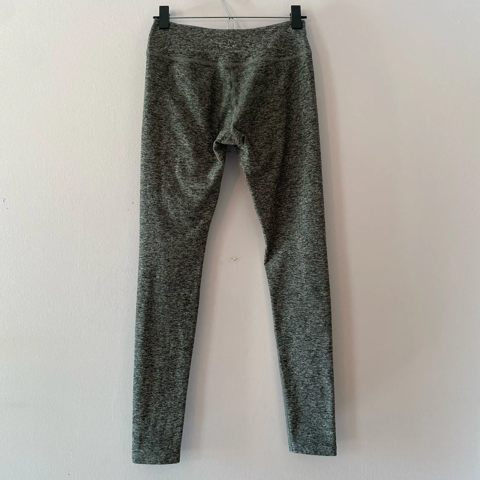 Beyond Yoga Heathered Gray Ankle Leggings Workout Gym Athletic Women size Small - Image 4