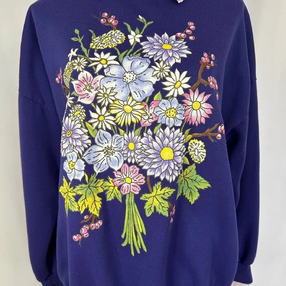 Vintage Grandmacore Land'n Sea Floral Embroidered Collar Sweatshirt Purple Large - Image 2