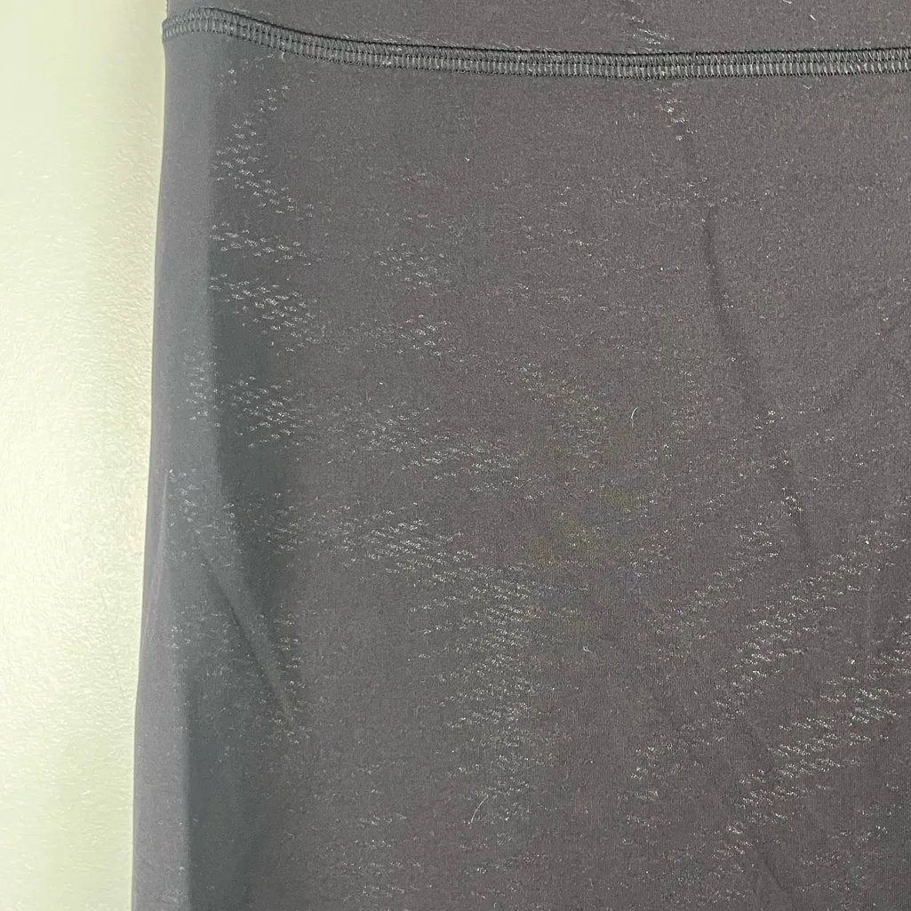 Lululemon Athletica Wunder Train High-Rise Tight 25"
Matte Foil size 12 - Image 4