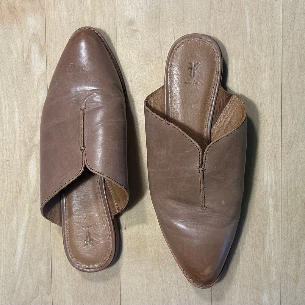 Frye Women's Nolan Seam Mules Sz 9 - Image 4
